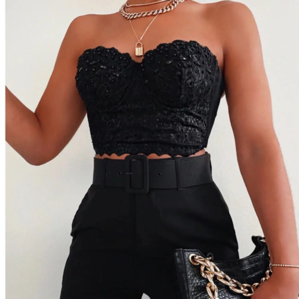 Lace crop top - Picture 2 of 3